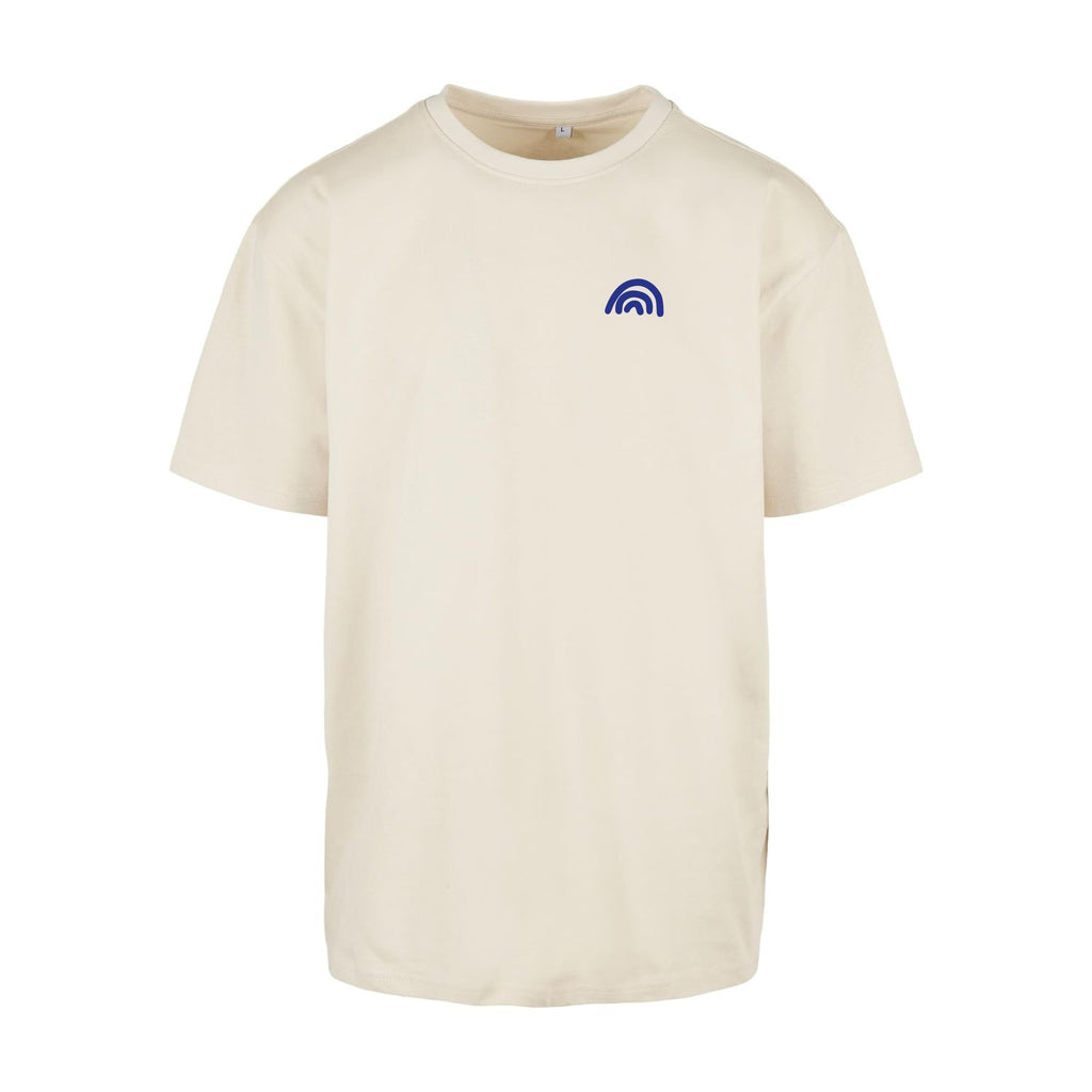 Sandfarbenes oversized T-Shirt „Nothing to Hide", Frontansicht kleinem Brustprint