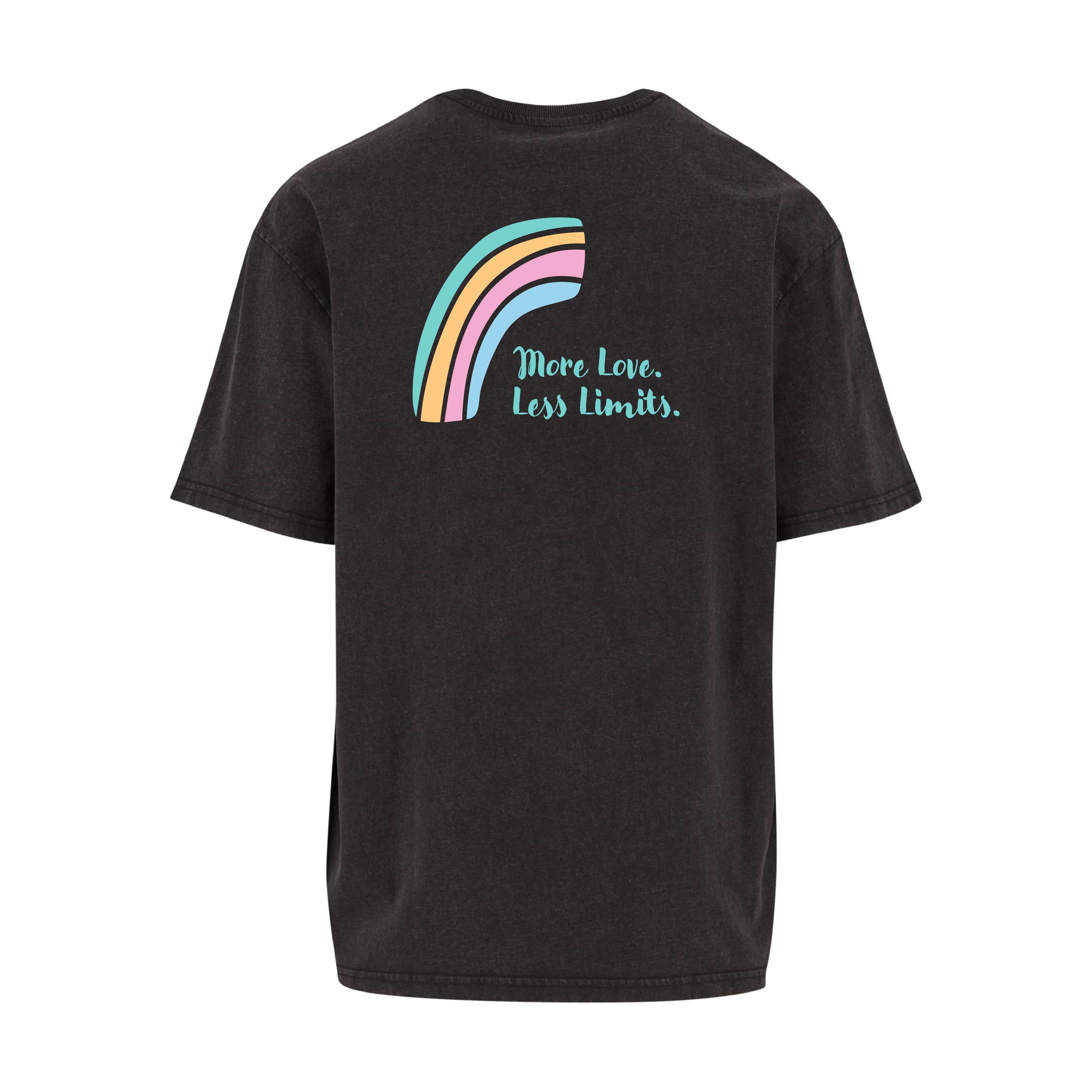 Oversized Vintage T-Shirt more Love less Limits von Chaoss, Rückansicht mit Vintage-Regenbogen