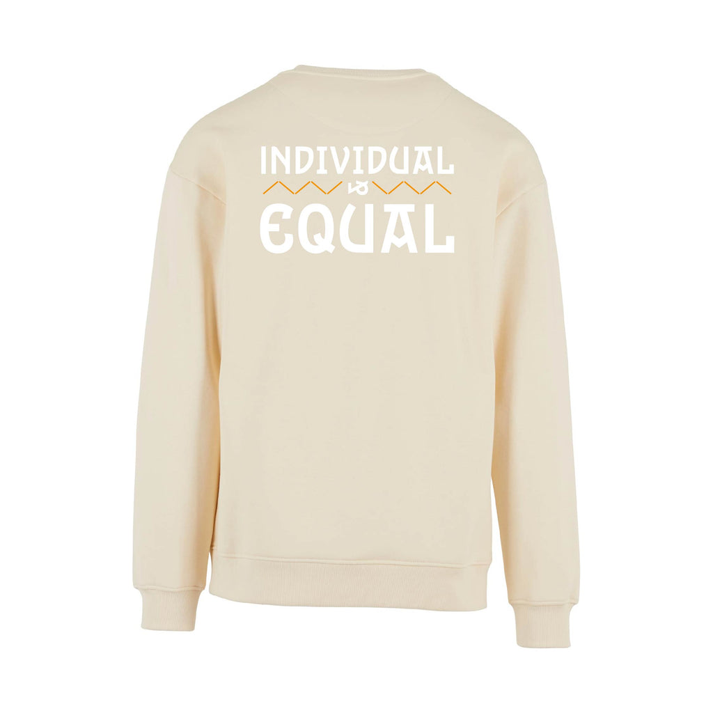 Pullover Original Individual & Equal in Sand, Rückansicht mit großem Statement-Print