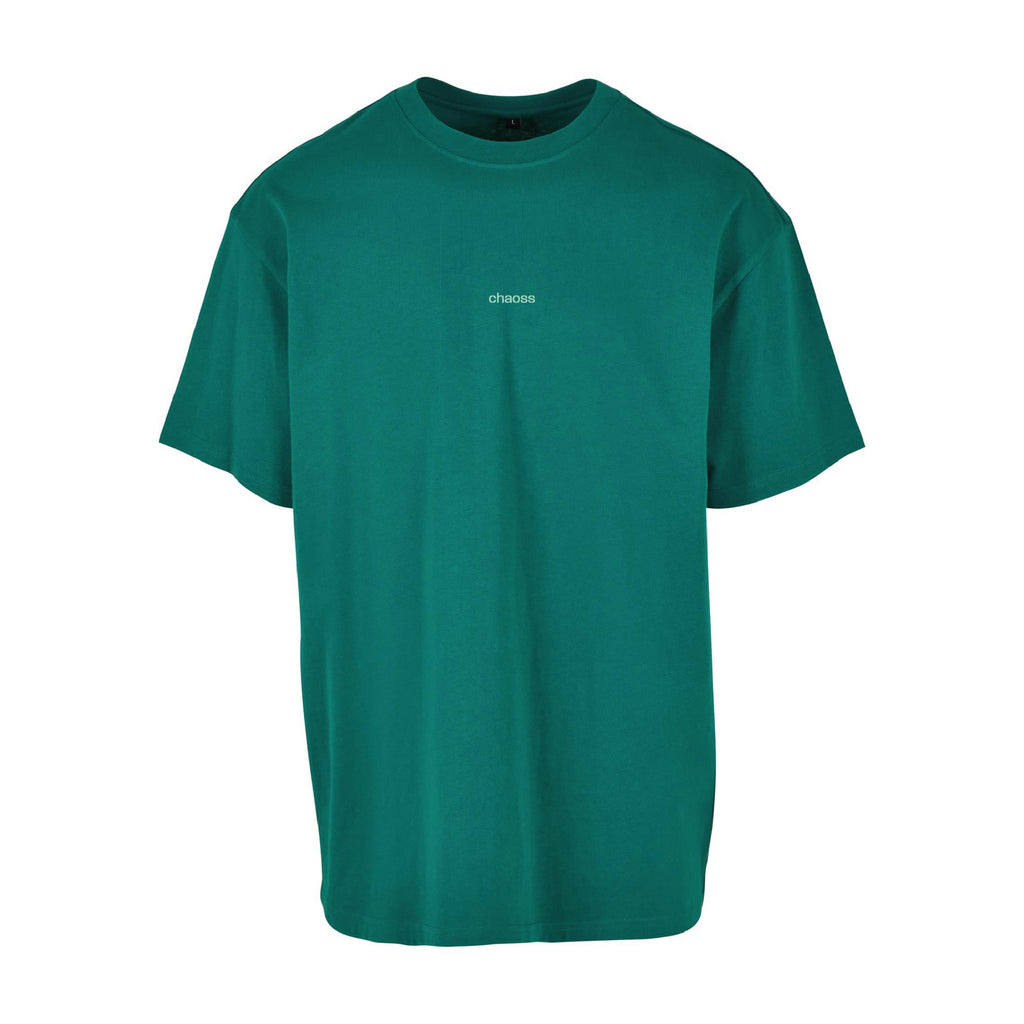 Grünes T-Shirt Flag von Chaoss, Frontansicht mit kleinem Schriftzug