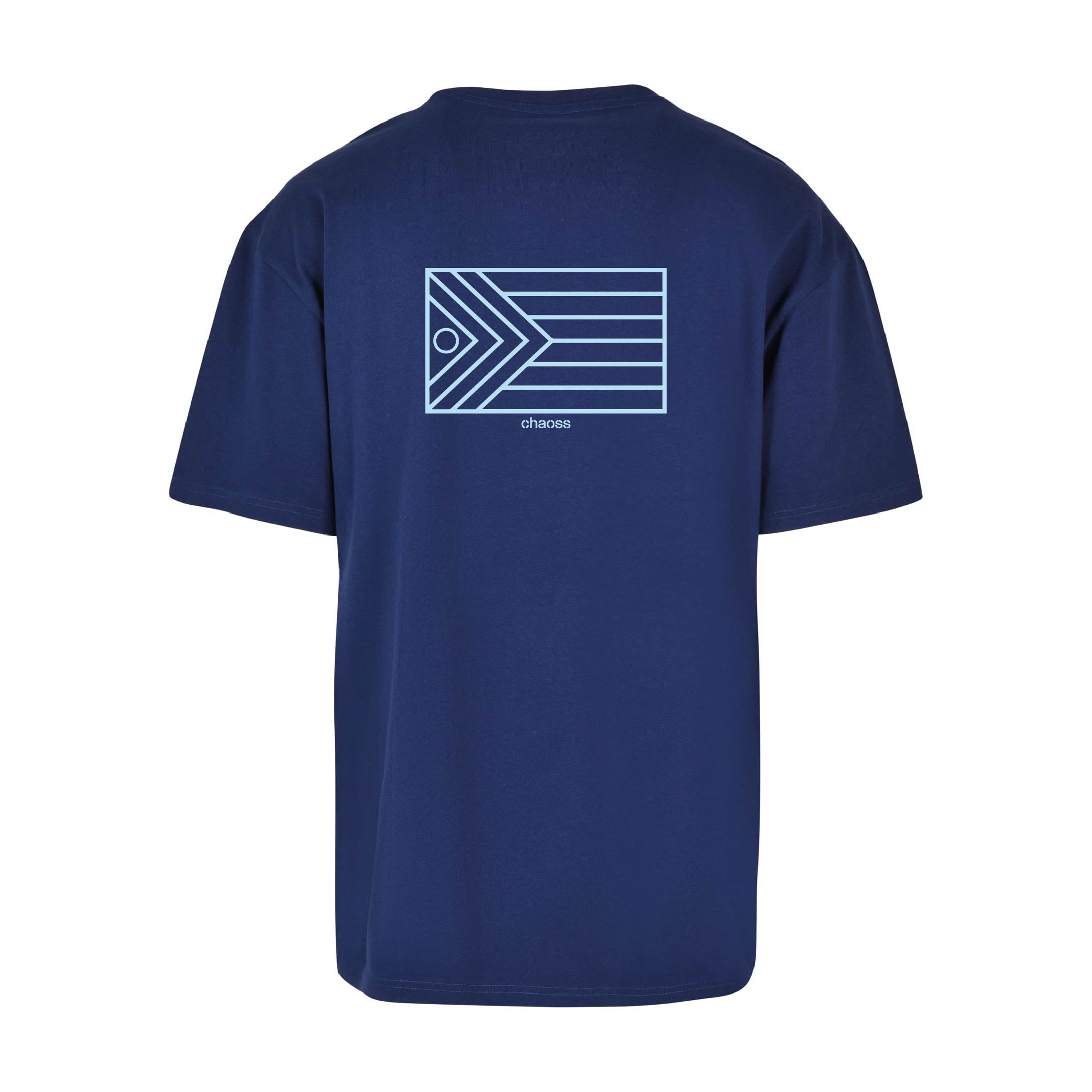 Dunkelblaues T-Shirt Flag, Rückansicht mit großer Pride-Flagge